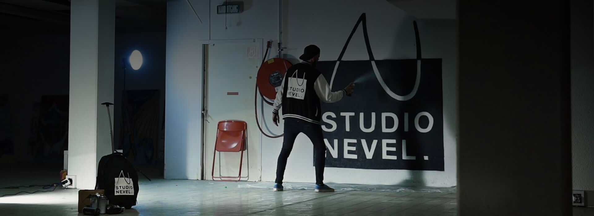 header-graffiti-nevel